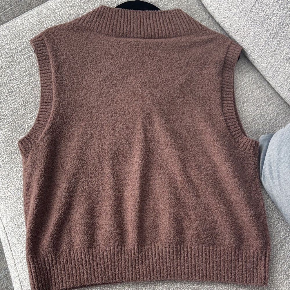 NWOT- Eberjey Recycled Boucle V Neck Sleeveless Sweater Vest - Picture 4 of 4